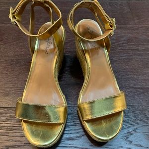 Gold Lilly for Target Wedges